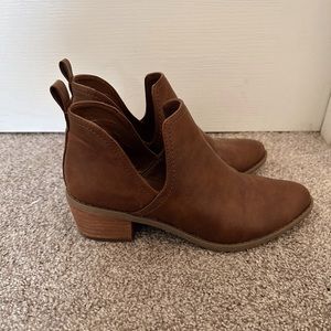 American Eagle brown booties